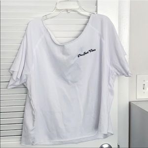 White “the best vibes” summer tee